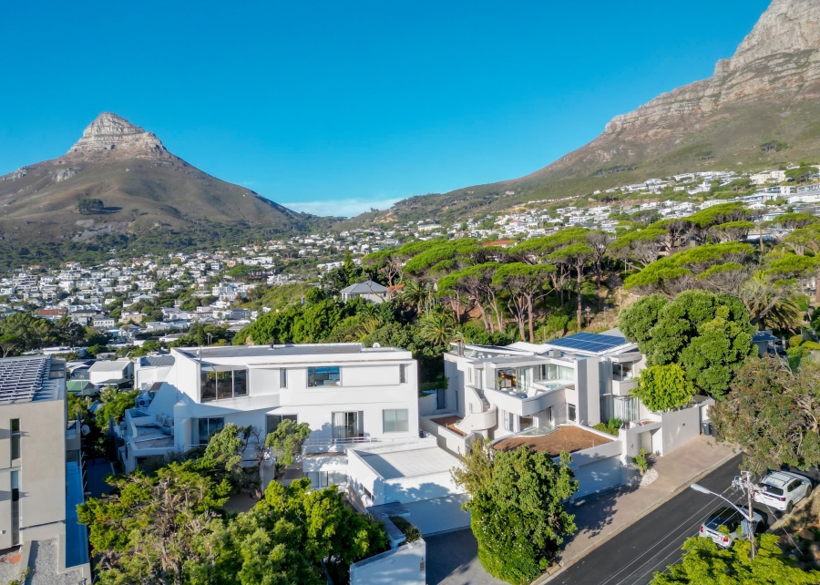 8 Bedroom Property for Sale in Camps Bay Western Cape